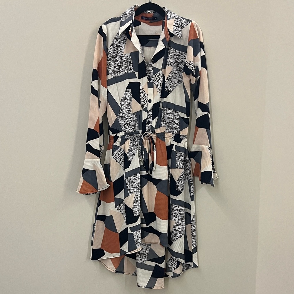 DEBACKERS Geometric Long Sleeve Dress